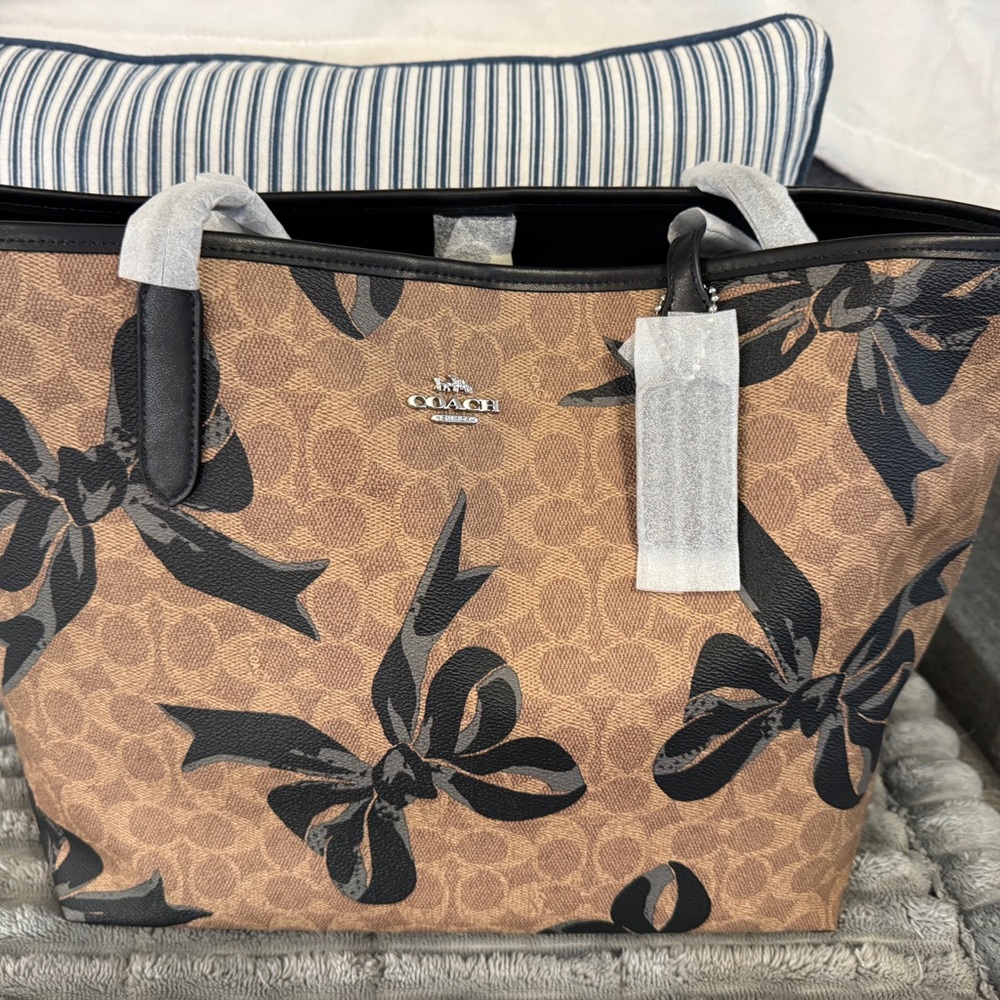 Coach Brown/Tan City Tote Black Bow Print. BNWT!!! Sold out!